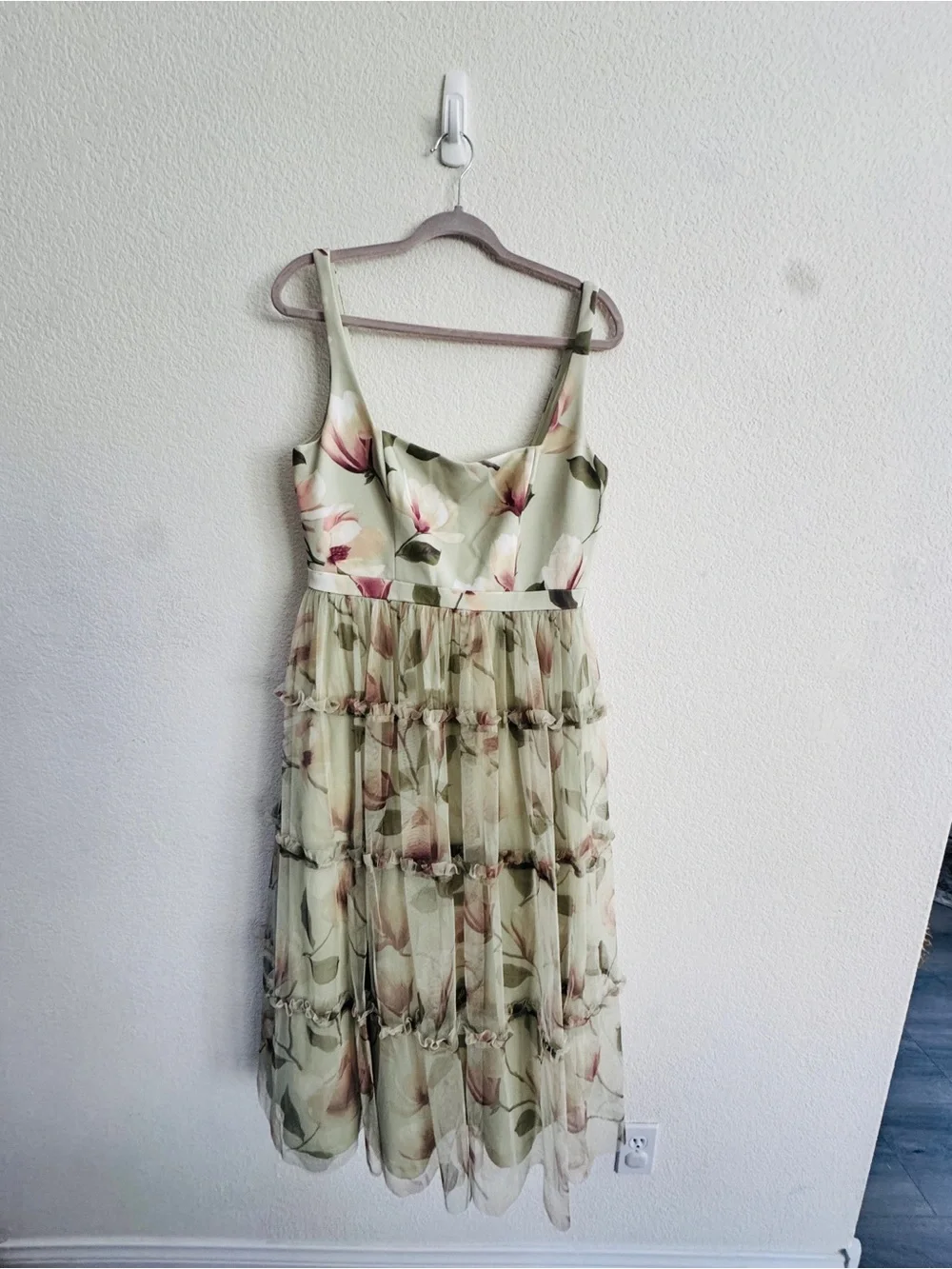 Adrianna PAPELL floral midi dress with square neck line, pale green 12 wedding - Picture 5 of 11